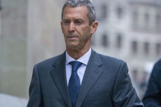 Diamond magnate Beny Steinmetz held in Greece amid Romanian extradition case