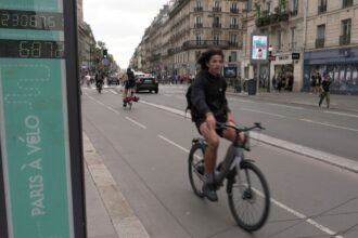 French transport minister promises concrete action after meeting cycling associations