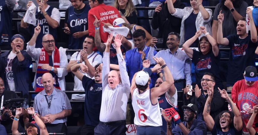 Clippers open their new home with a tough loss to the Phoenix Suns