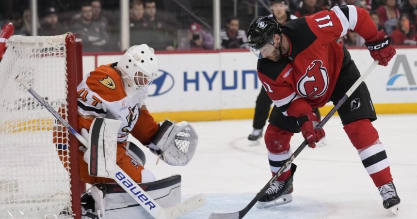 Ducks can't hold back second-period scoring surge from Devils in loss