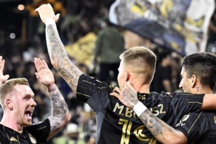 LAFC weathers shaky start to beat Vancouver in MLS Cup playoff opener