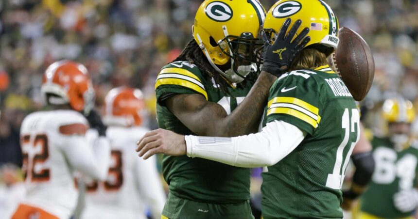 Davante Adams to reunite with Aaron Rodgers as Raiders trade star receiver to Jets