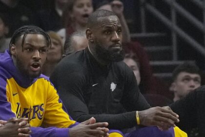 LeBron and Bronny James get bitter Ohio homecoming during Lakers' blowout loss to Cavs