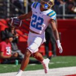 How a surprising corps of receivers helped UCLA's Ethan Garbers thrive