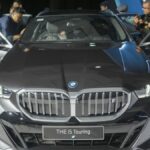 BMW: German car maker's profits tumble as sales plunge in China