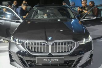 BMW: German car maker's profits tumble as sales plunge in China