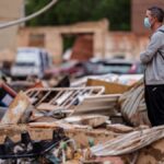 Feeling abandoned after historic floods, Valencians press on with cleanup effort