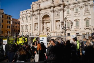 Is Rome's Trevi Fountain Closed?