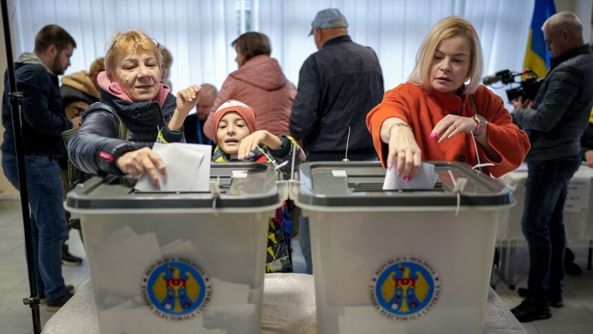 Polls open in Moldova's presidential run-off against backdrop of voter fraud concerns