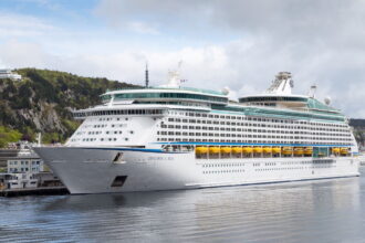 Panic as huge wave causes cruise ship to almost subside!