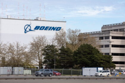 Boeing workers end 7-week walkout after pay increase