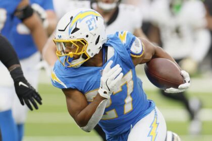 After years of injury setbacks, J.K. Dobbins' impressive comeback keeps Chargers running