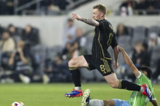 LAFC's MLS Cup hopes shattered in stunning overtime loss to Seattle