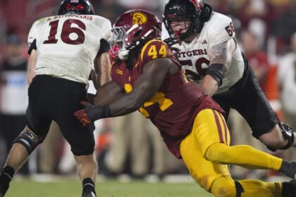 USC freshman edge-rushing duo Kameryn Fountain and Sam Greene bolster the Trojans