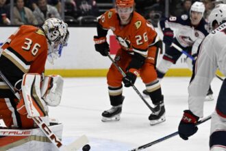 John Gibson returns and makes 38 saves in Ducks' win over Columbus