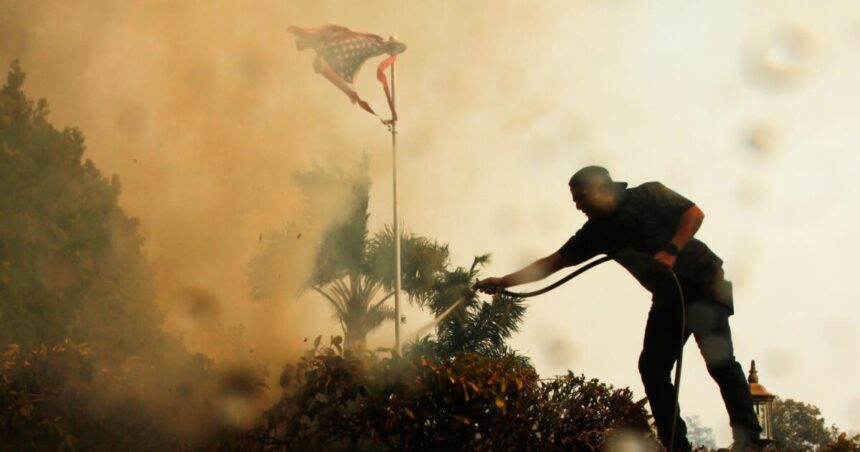 'Go, go go!' Stunned residents flee as Mountain fire sweeps into Ventura County communities