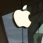 Labor board accuses Apple of suppressing employee discussions