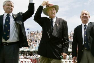 Neale Fraser, Australia's longtime Davis Cup captain, dies at 91