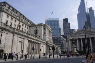 Bank of England delivers 'dovish hold' as growth stalls, trade risks rise