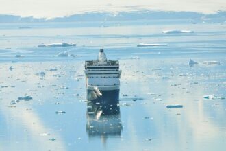 Cruise passengers stage hunger strike after Antarctic stops cancelled due to engine failure