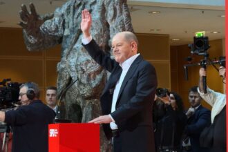 Scholz and SPD kick start election campaign offensive in Germany