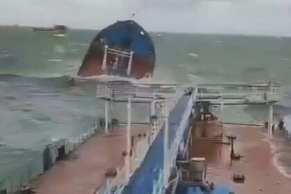 Two Russian oil tankers badly damaged in storm in Kerch strait