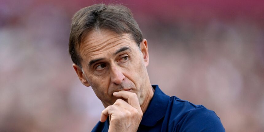 West Ham offered "extraordinary" ex-Chelsea boss to replace Julen Lopetegui