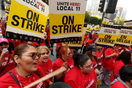 L.A. City Council backs $30 minimum wage for hotel and LAX workers in 2028