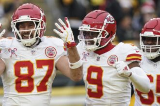 Christmas NFL games: Patrick Mahomes and Chiefs beat Steelers, lock up top seed