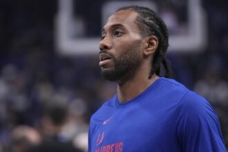 Clippers star Kawhi Leonard returns to practice in limited role